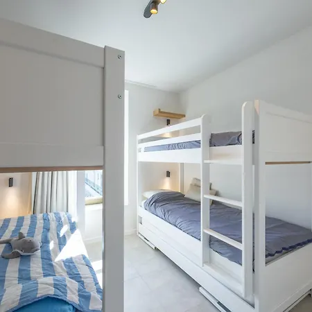 Lecomte - Arthur Seaview 207 Apartment