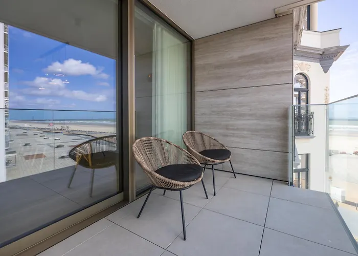 דירה Lecomte - Arthur Seaview 207 *