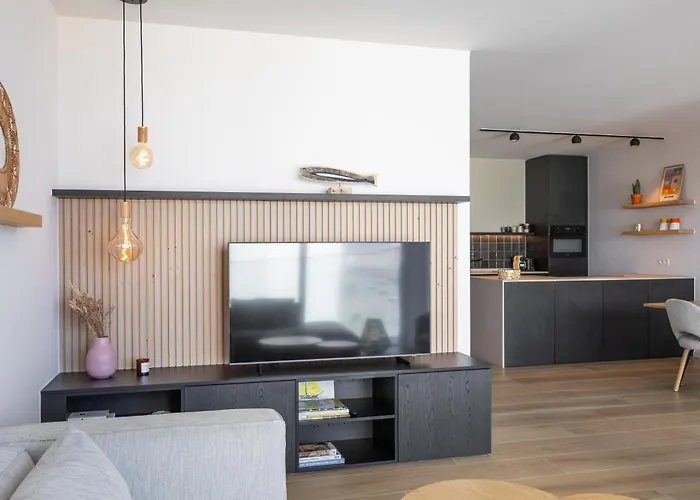 דירה Lecomte - Arthur Seaview 207 *